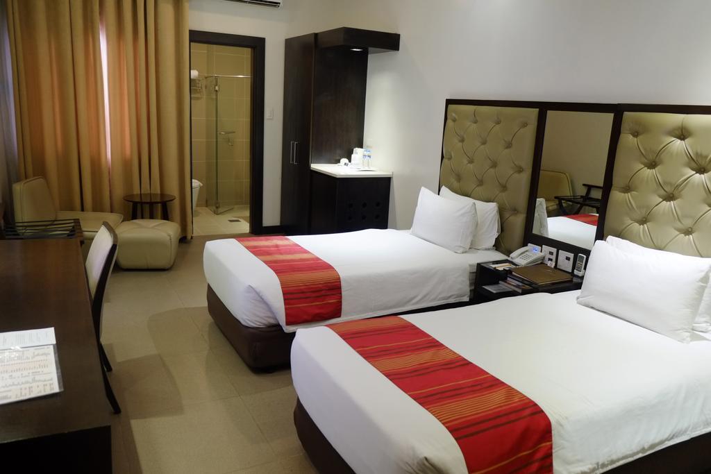 Castle Peak Hotel Cebu Zewnętrze zdjęcie